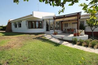 Xalet a Cortijo de Maza - Finca Monsalvez - El Olivar. Venta de villa con cuatro dormitorios en torremolinos, málaga, c