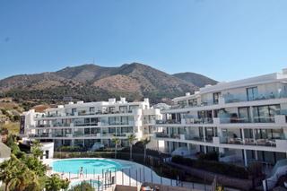 Piso  Canarios, lomas 4. Venta de piso con tres dormitorios en benalmádena, málaga, costa
