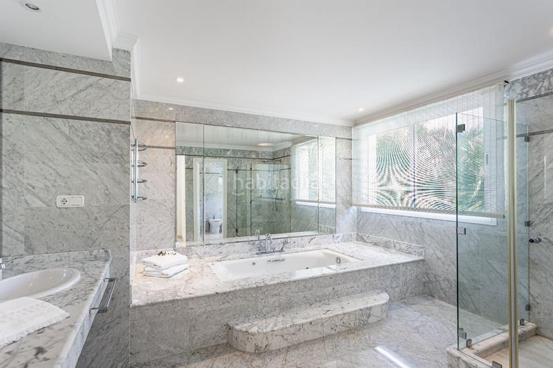 Foto d3da7945-6747-409c-afd0-133d08873069. Xalet amb piscina a Los Monteros Marbella