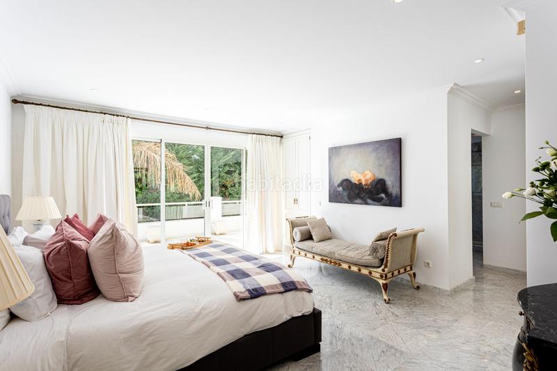 Foto eb88e5a8-9940-45d7-aa7b-f0d199ca8e68. Xalet amb piscina a Los Monteros Marbella