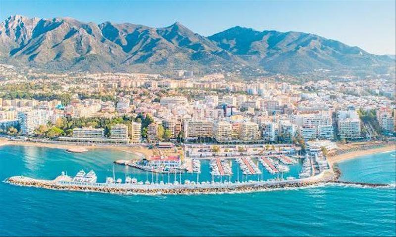 Foto 9f767ad1-3f10-4b49-beb8-db2eb7acc70b. Chalet with heating pool in La Dama de Noche - La Alzambra Marbella