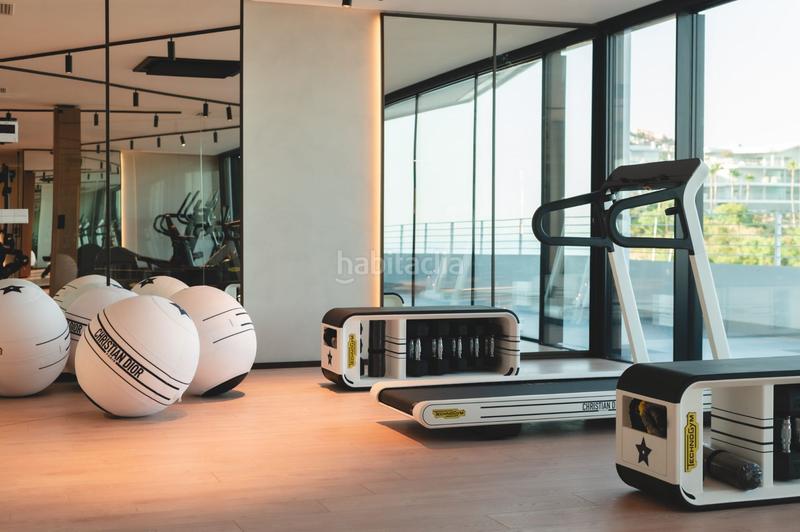 Foto f36a637c-7816-4262-8102-3f244356464d. Piso venta de piso con tres dormitorios en benalmádena, málaga, costa del sol en Fuengirola