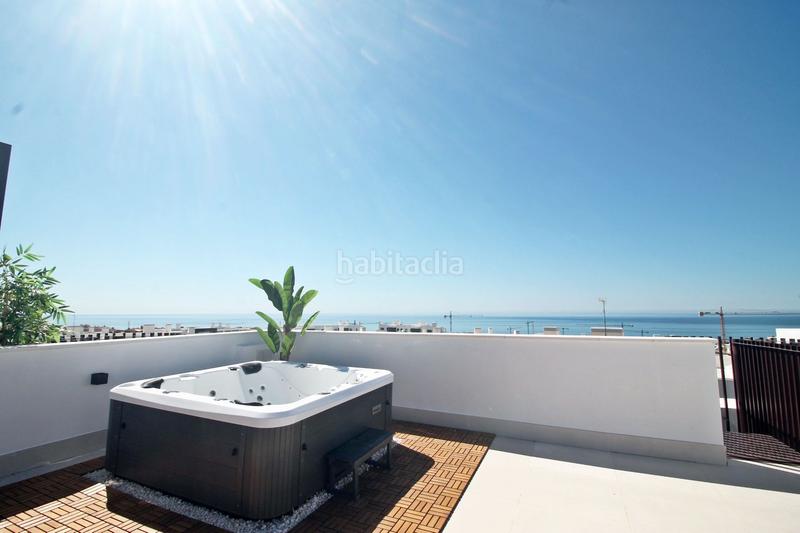 Foto a1ac47fb-fe74-4b52-864b-1aaabc22556f. Ático venta de ático dúplex con dos dormitorios en benalmádena costa, málaga, costa del sol en Fuengirola