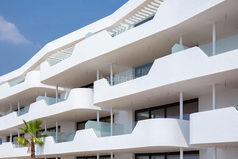 Foto b79d8b32-7a35-4de9-b7ba-9bcde499fcd0. Attico con riscaldamento piscina in El Higuerón Fuengirola