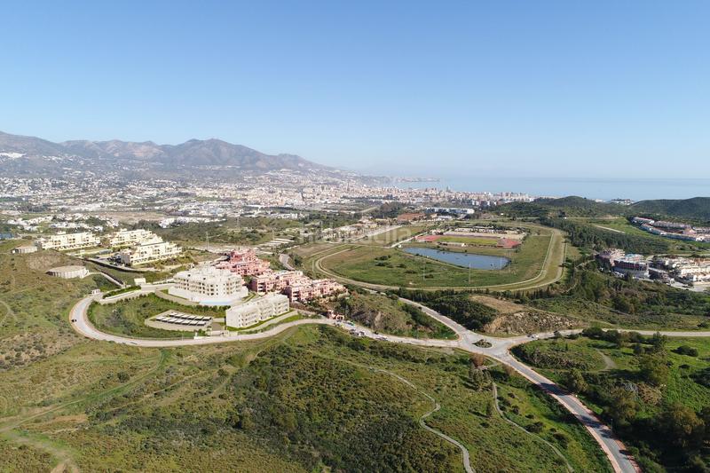 Foto e44623ff-e5c8-433c-8d0c-905f5079d664. Àtic amb calefacció piscina a Hipódromo - Cerrado del Águila Mijas