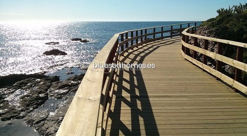Foto aa1bee30-5092-479b-b116-2799d6af5bc7. Pis amb aparcament piscina a Las Flores Mijas