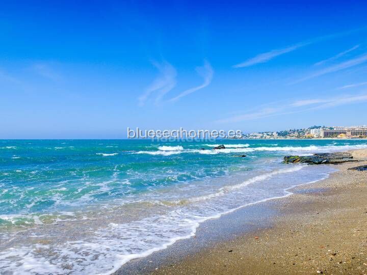 Foto 50a60052-baaf-4a04-b0b9-07e527cc36d4. Pis amb calefacció aparcament piscina a Riviera del Sol Mijas