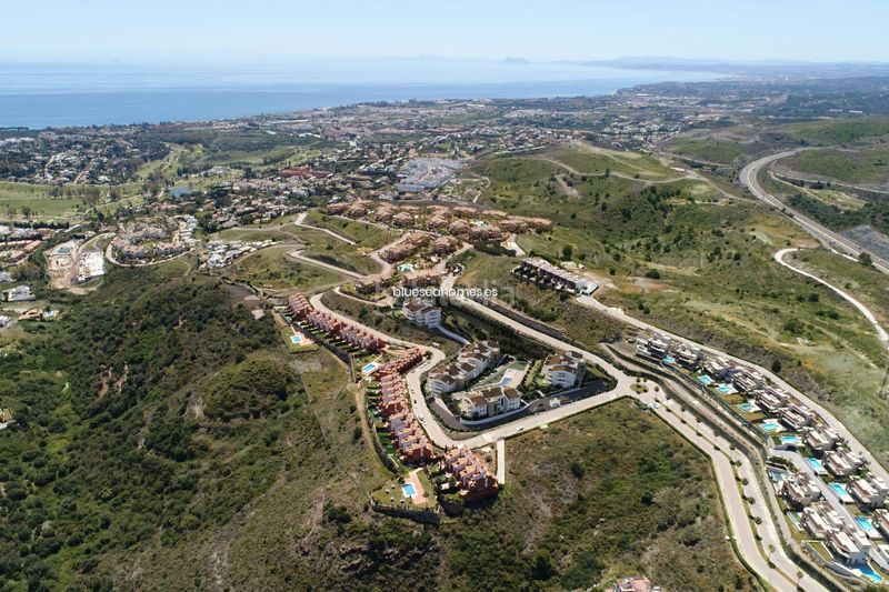 Foto a346c0d9-5b69-419e-9317-d0b76865ca17. Pis amb aparcament piscina a La Zagaleta Benahavís