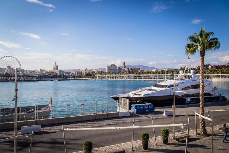 Foto dc3b3b9d-be16-45c0-92a9-19e3999d790f. Pis amb calefacció aparcament piscina a Paseo Marítimo Oeste - Pacífico Málaga