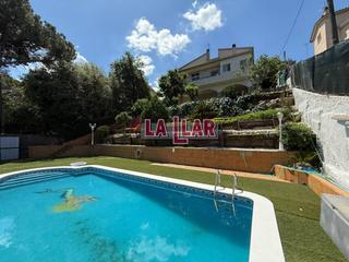 Chalet à Montornès del Vallès. Espectacular chalet de 250m2 con gran piscina