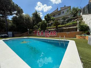 Xalet a Montornès del Vallès. Espectacular chalet de 250m2 con gran piscina