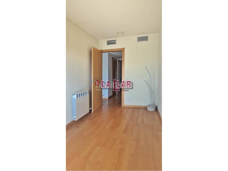 Foto 50368a14-83f1-43d8-9f35-7b470938a150. Ático  en venta en Montornès del Vallès