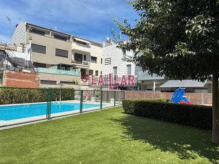 Appartement à Eixample. Espectacular piso con piscina y trastero en el eixample de sabad