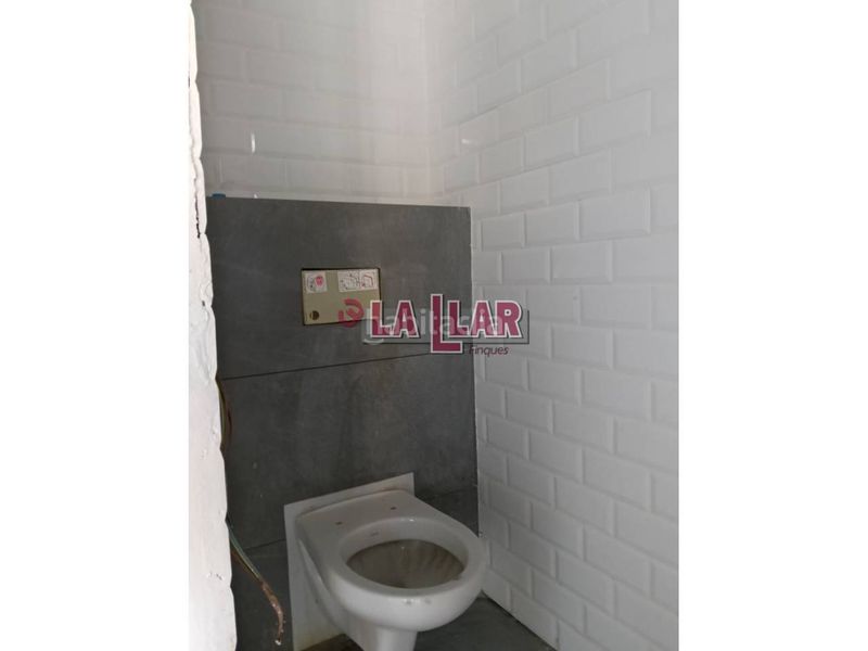 Foto 511e7969-1648-4744-a39a-fd538307105e. Local comercial a Vilanova del Vallès
