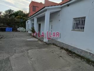 Bauernhof in Caldes de Montbui. Oportunidad única! casa rústica con jardín en el farell!