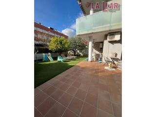 Appartement à Montornès del Vallès. Preciosa planta baja con 240 m2 de terraza y piscina