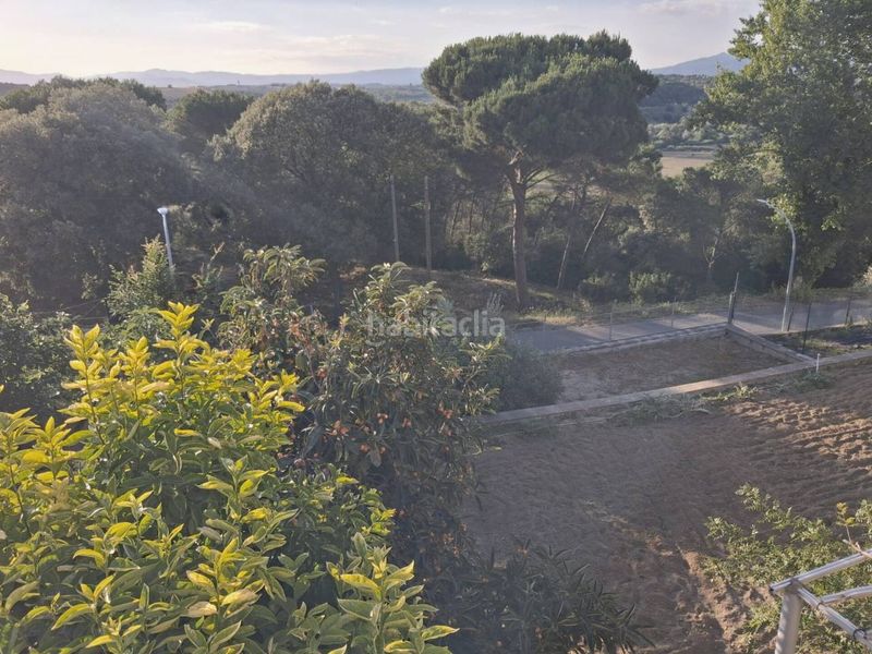 Foto b8dad546-985b-40c3-8972-6929c824cd38. Casa amb calefacció aparcament piscina a Vilanova del Vallès