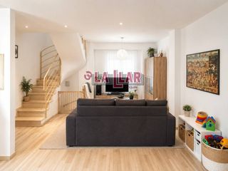 Casa adossada a Caldes de Montbui. Casa pareada con parking  barri ametller