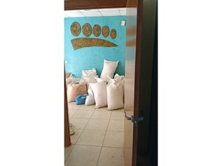 Business premise  Calle juan xxiii. Local comercial posible cambio de uso a vivienda en venta en zon