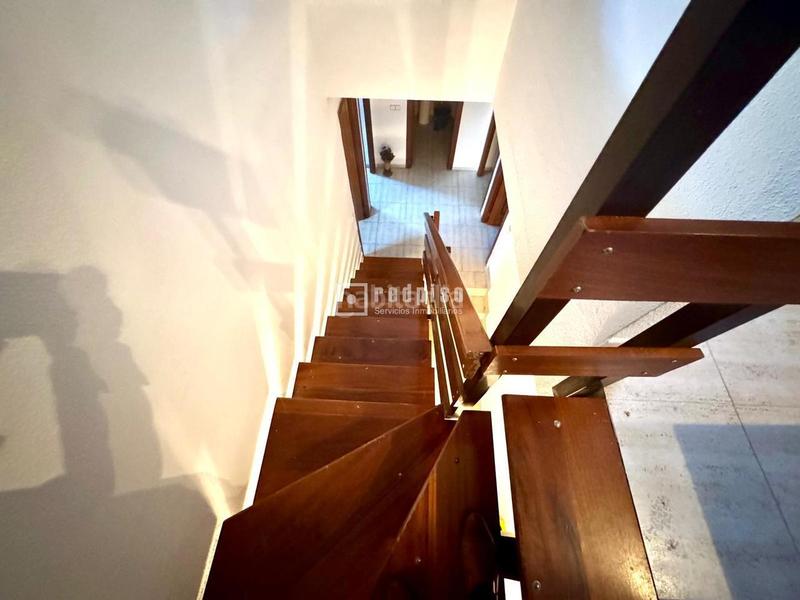 Foto a1fdf8e9-7e1a-43b2-a890-c46ab661c9a0. Chalet espacio, confort y ubicación perfecta. tu nuevo hogar te espera! en Alcalá de Henares