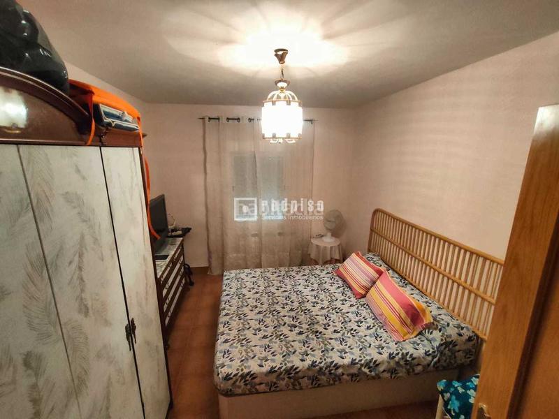 Foto b3a9b1ea-1d85-4327-a48a-cda822837662. Casa amb piscina a Renera