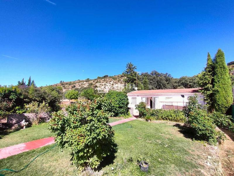 Foto c940a37f-b89b-4415-b562-6ca3736f379e. Casa amb piscina a Renera