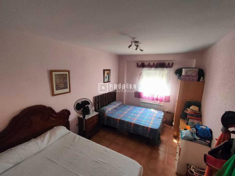 Foto da2324bc-78db-40b6-bc9b-828b40f273c3. Casa amb piscina a Renera