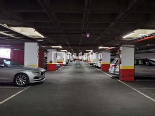 Parking coche en Polígono Europa. Seguridad y comodidad en pleno centro!!