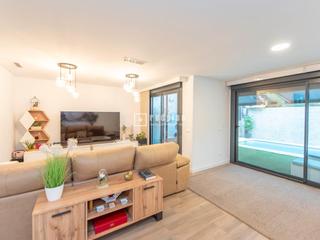 Chalet à Tenería I-Tenería II. Chalet moderno con piscina privada y terrazas en la mejor zona d
