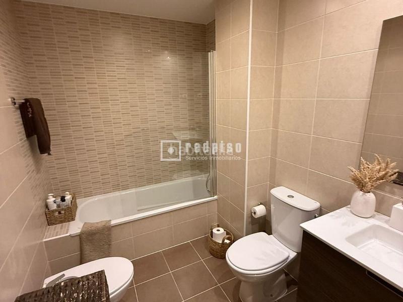 Foto b950ae5f-8732-4239-b346-7f8d6c0fd496. Etagenwohnung mit heizung parking in Los Molinos Getafe