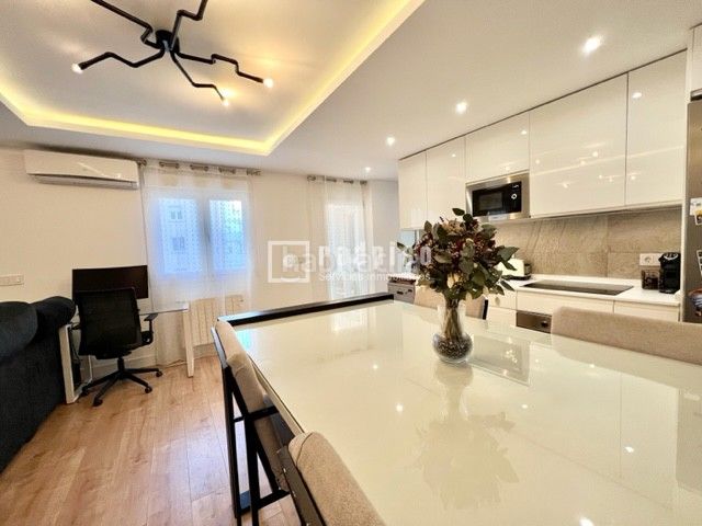 Foto f9dae7e7-3136-4422-97f3-d119840b33cb. Piso en Cuatro Caminos - Azca Madrid