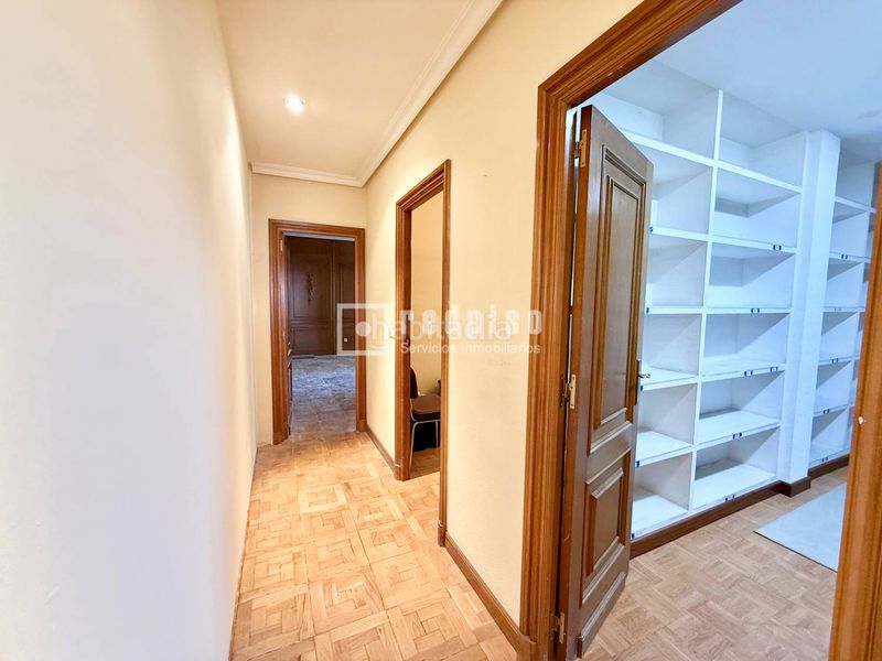 Foto 0ab39e2c-82b6-49b3-adbf-8761dc0885bf. Piso en Cuatro Caminos - Azca Madrid