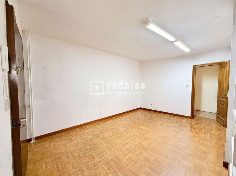 Foto 10a6a3a8-7b4b-47e9-90c8-7b0e6c076be9. Piso en Cuatro Caminos - Azca Madrid