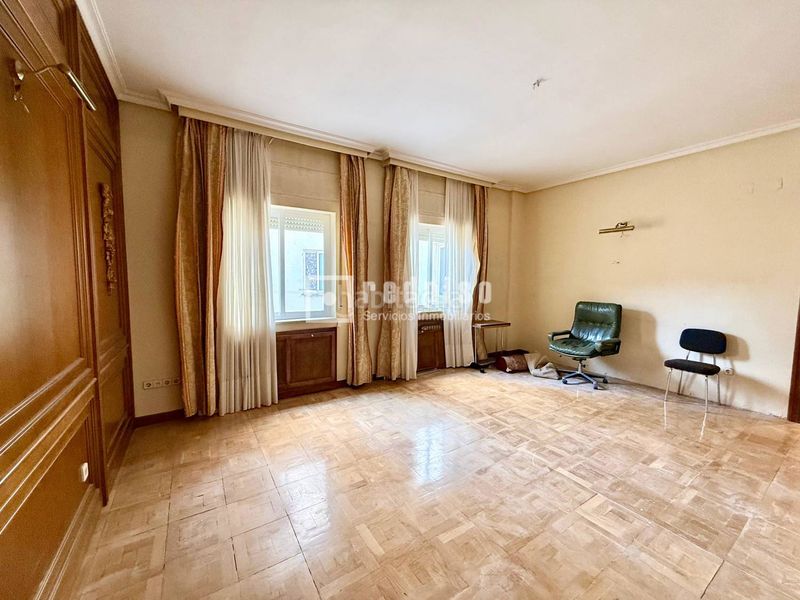 Foto d4cdac5d-9a7a-44bd-8e79-54bb06c492e4. Piso en Cuatro Caminos - Azca Madrid