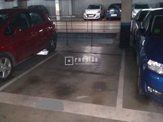 Aparcament cotxe  Milan. Plaza de garaje en venta calle milan