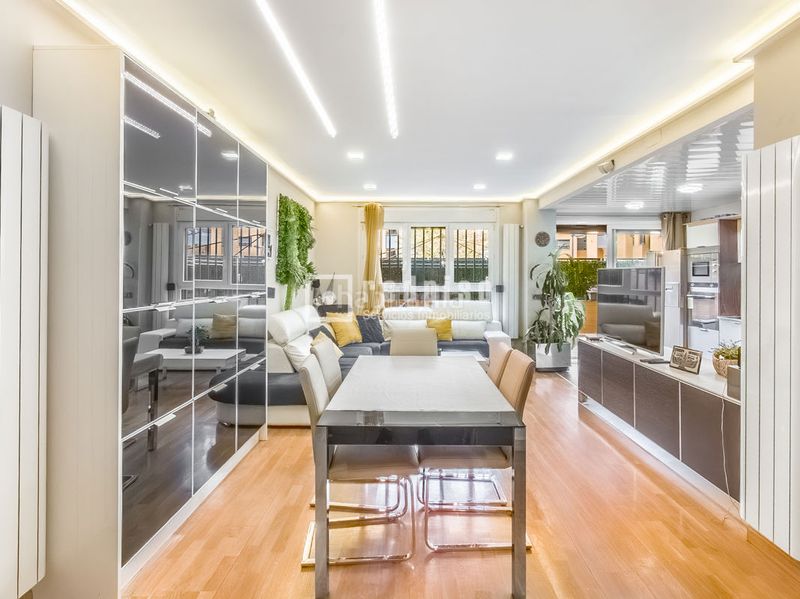 Foto 0898a6f2-4c7c-441b-b77c-94a1ee24ddf3. Pis amb calefacció aparcament a Urbanizaciones Rivas - Vaciamadrid