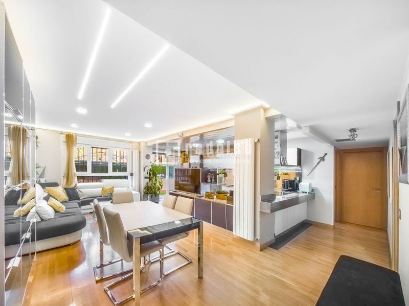 Foto 70e26b43-2d6d-4a6d-8c90-8cec0ef407aa. Pis amb calefacció aparcament a Urbanizaciones Rivas - Vaciamadrid