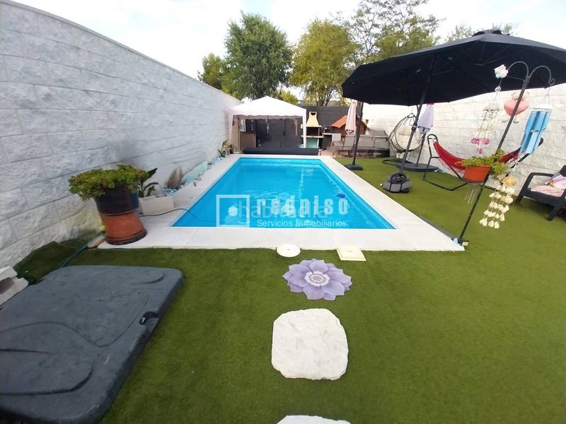 Foto f3e941b7-9f7e-4b24-ab45-d5a43001685f. Xalet amb calefacció aparcament piscina a Urbanizaciones Rivas - Vaciamadrid