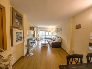 Appartement à Covibar-Pablo Iglesias. Piso de 3 habitaciones, 2 baños y trastero.