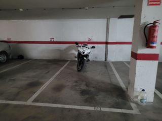 Aparcament cotxe a Juan bautista rochera mingarroy 12. Garaje en venta en burriana.