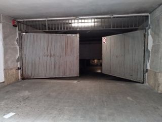 Aparcament cotxe a FRANCISCO TARREGA 55