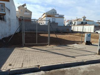 Wohngrundstück  Calle cuba. Solar de 186 m2 en buena zona residencial con parques