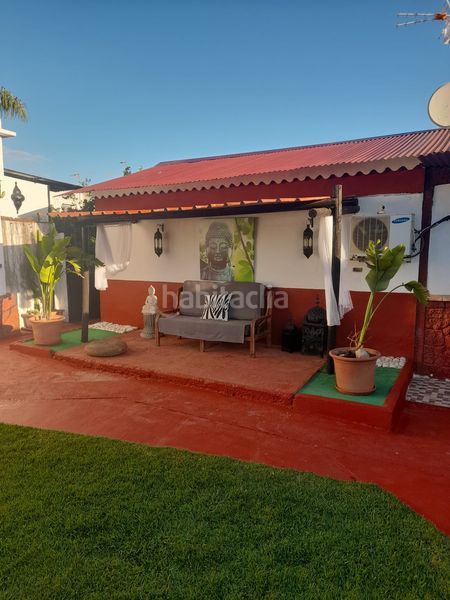Foto fb854982-0e2b-4832-b28c-0ed88fccfc14. Xalet amb aparcament piscina a Brenes