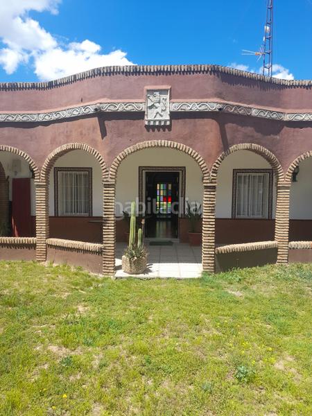 Foto 5ea23782-40fe-4a77-9845-a5c59cb1ca21. Xalet amb aparcament piscina a Brenes