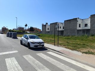 Wohngrundstück in Brenes. Solar urbano situado en muy buena zona residencial