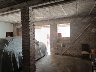 Maison  Avenida de la constitución. Vivienda de dos plantas con gran potencial en zona residencial.