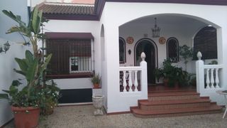 Xalet  Calle cuba. Magnífico chalet independiente en una sola planta en excelente z