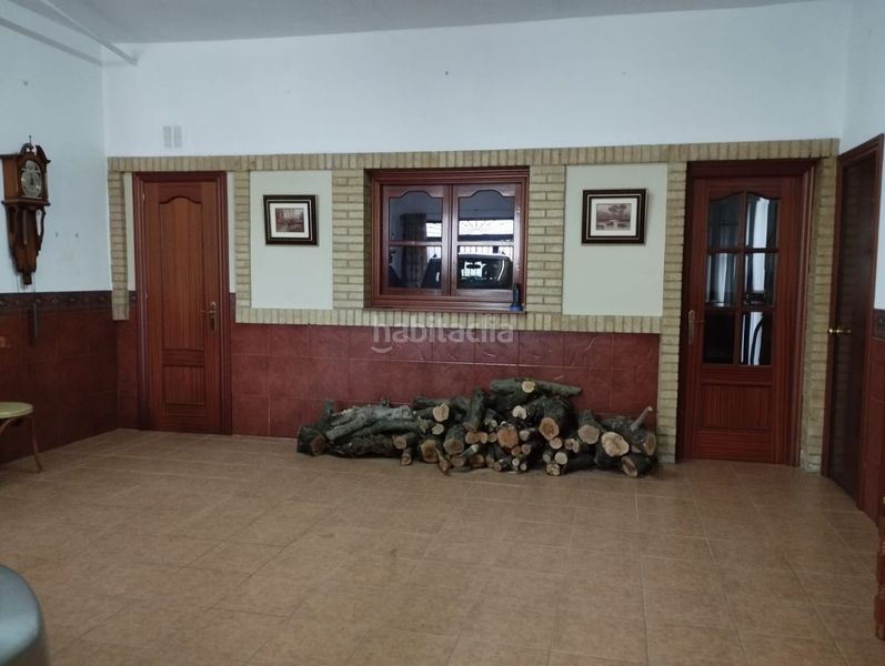 Foto b2e83d42-f20f-46d0-972f-b5f6cd01175f. Casa amb xemeneia calefacció aparcament a Moriles