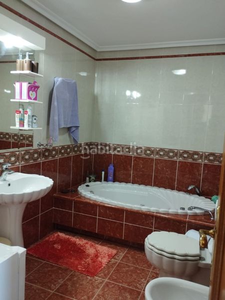 Foto b4e1b23e-91d0-42f2-9171-01bec0e5e680. Casa amb xemeneia calefacció aparcament a Moriles