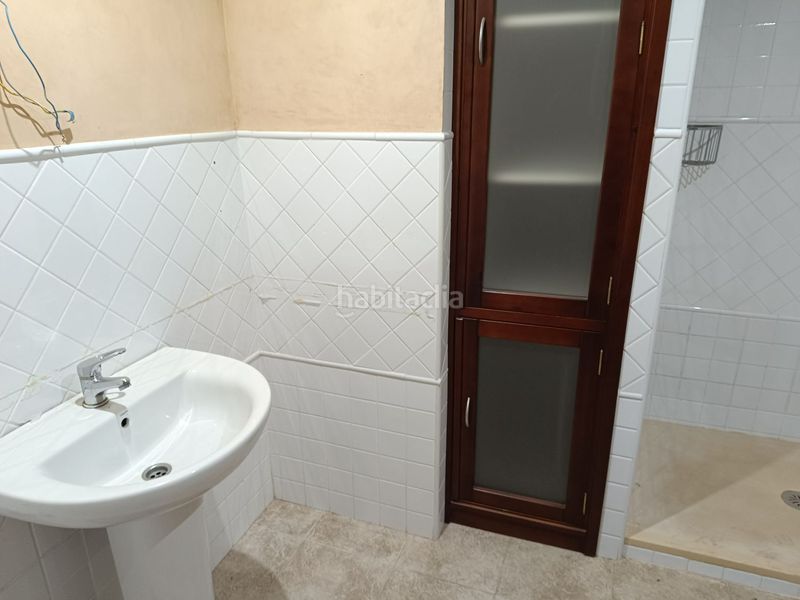 Foto 64997dea-5984-44d5-af7d-67baf552c5ec. Casa aparellada amb aparcament a Brenes
